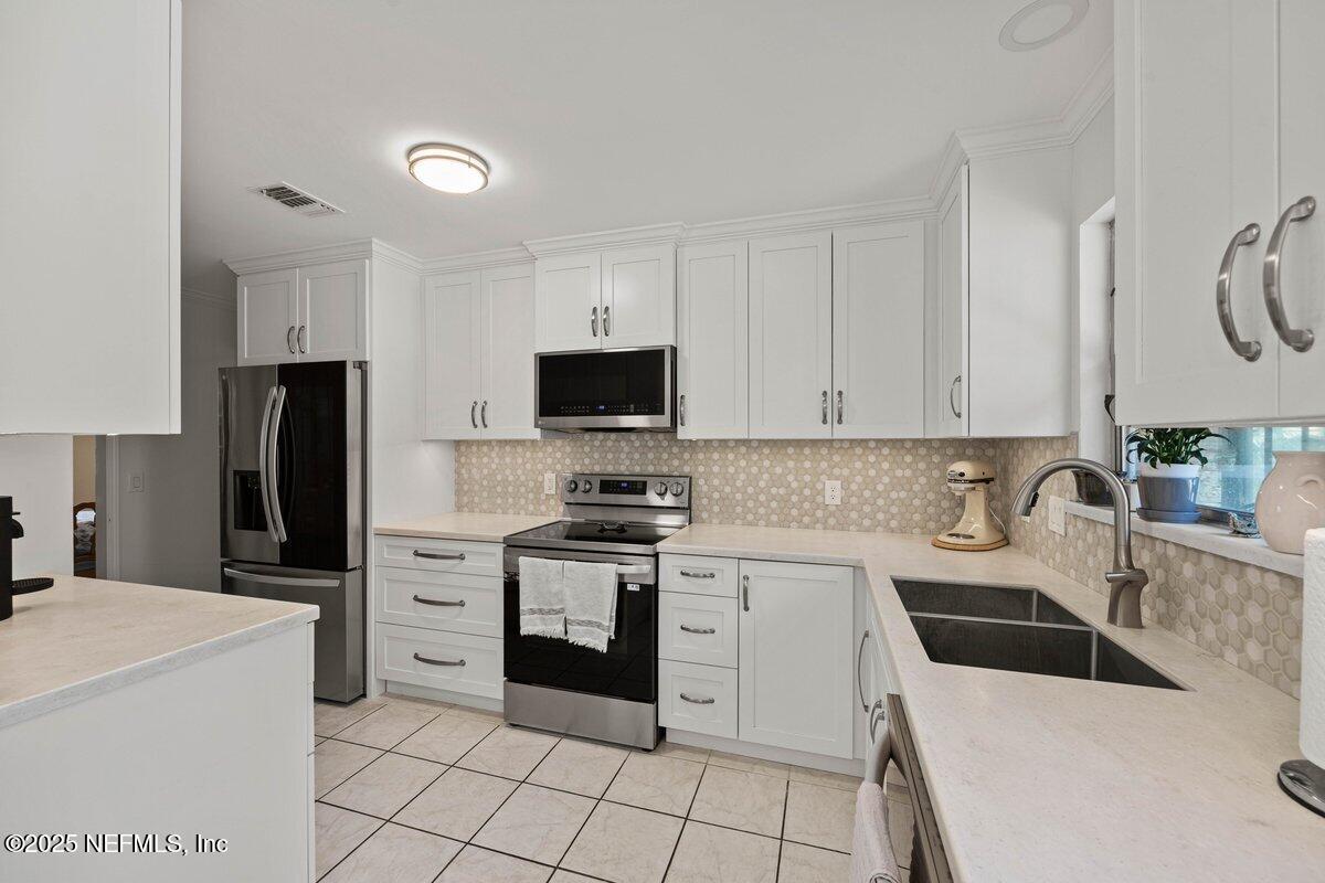 5193 Wembley Road Jacksonville, FL 32257 - Photo 10 of 31 Photo - 012 (1)