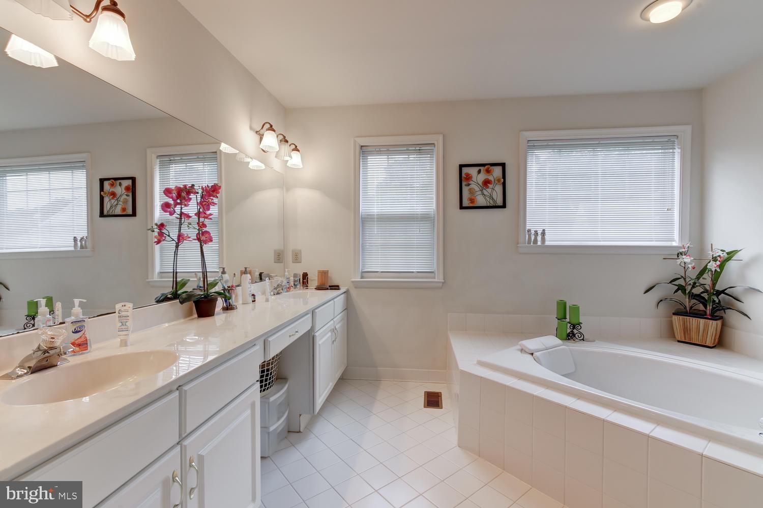 114 Mclaughlin Drive Aston, PA 19014 - Photo 22 of 37