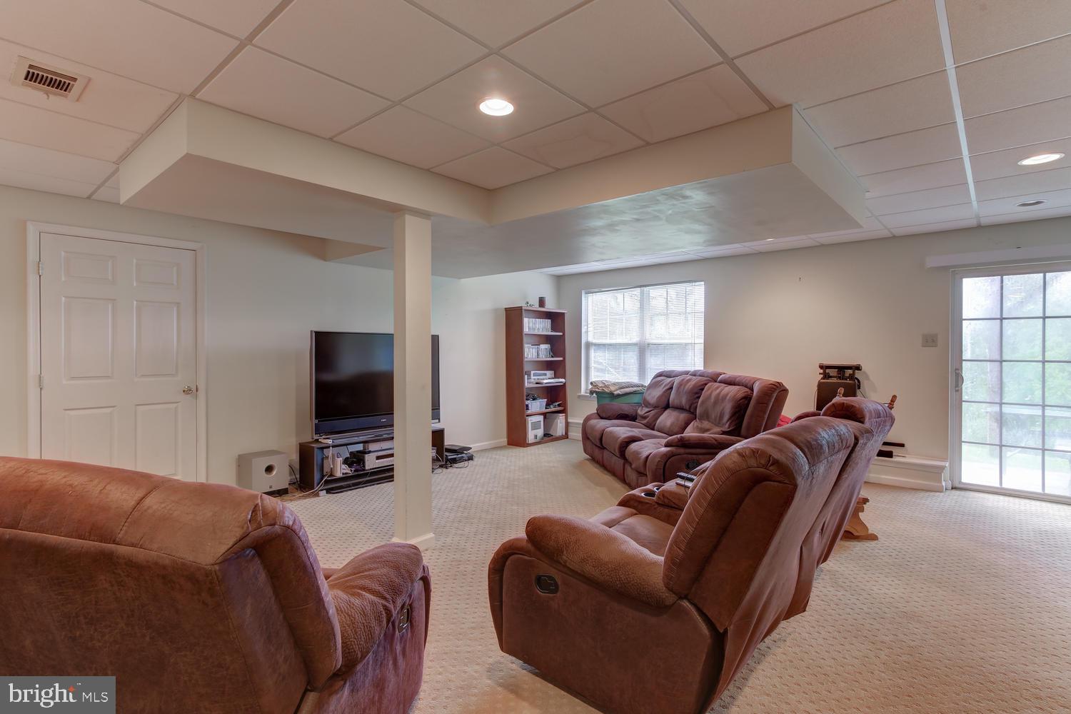 114 Mclaughlin Drive Aston, PA 19014 - Photo 31 of 37