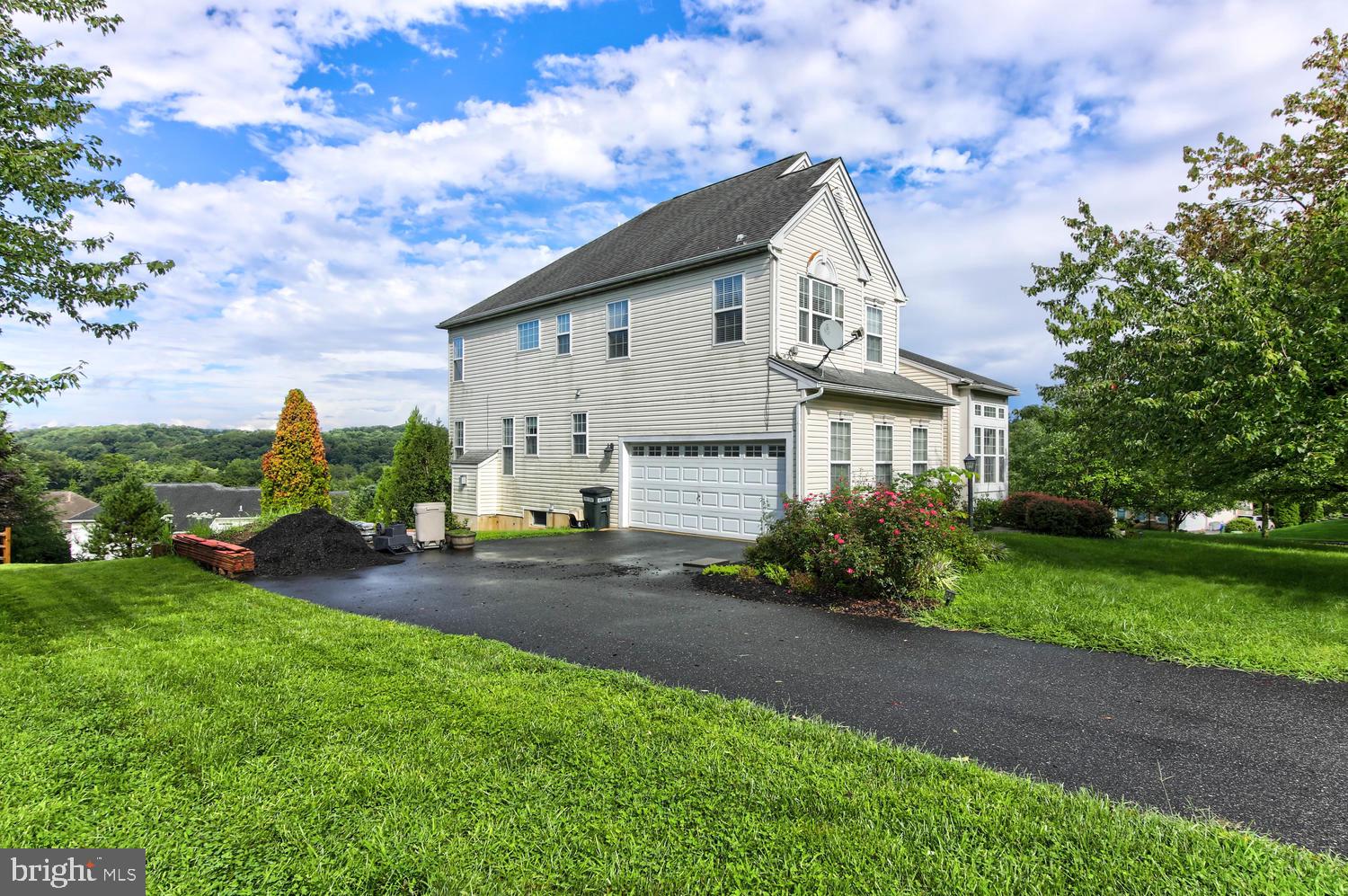 114 Mclaughlin Drive Aston, PA 19014 - Photo 34 of 37