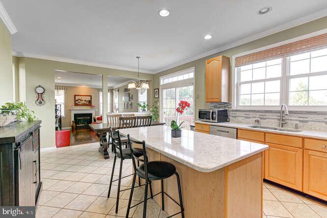 114 Mclaughlin Drive Aston, PA 19014 - Photo 8 of 37