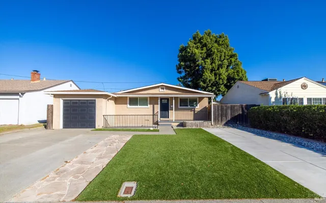 $533,000 | 372 Acacia Street, Vacaville, CA 95688