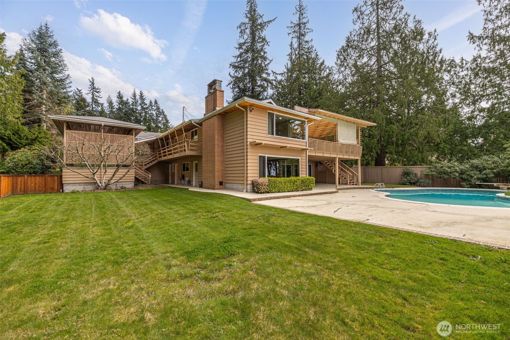 8957 188th Street Southwest Edmonds, WA 98026 - Photo 14 of 36