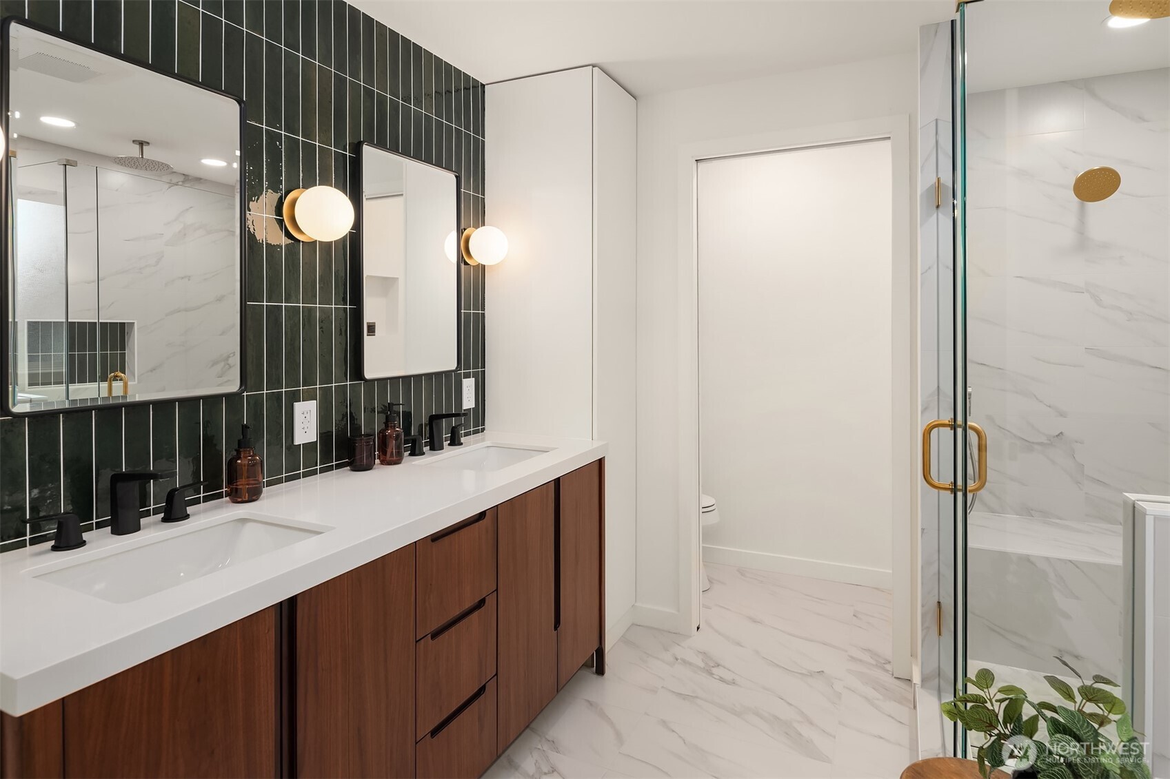 24024 95th Place West Edmonds, WA 98020 - Photo 17 of 40