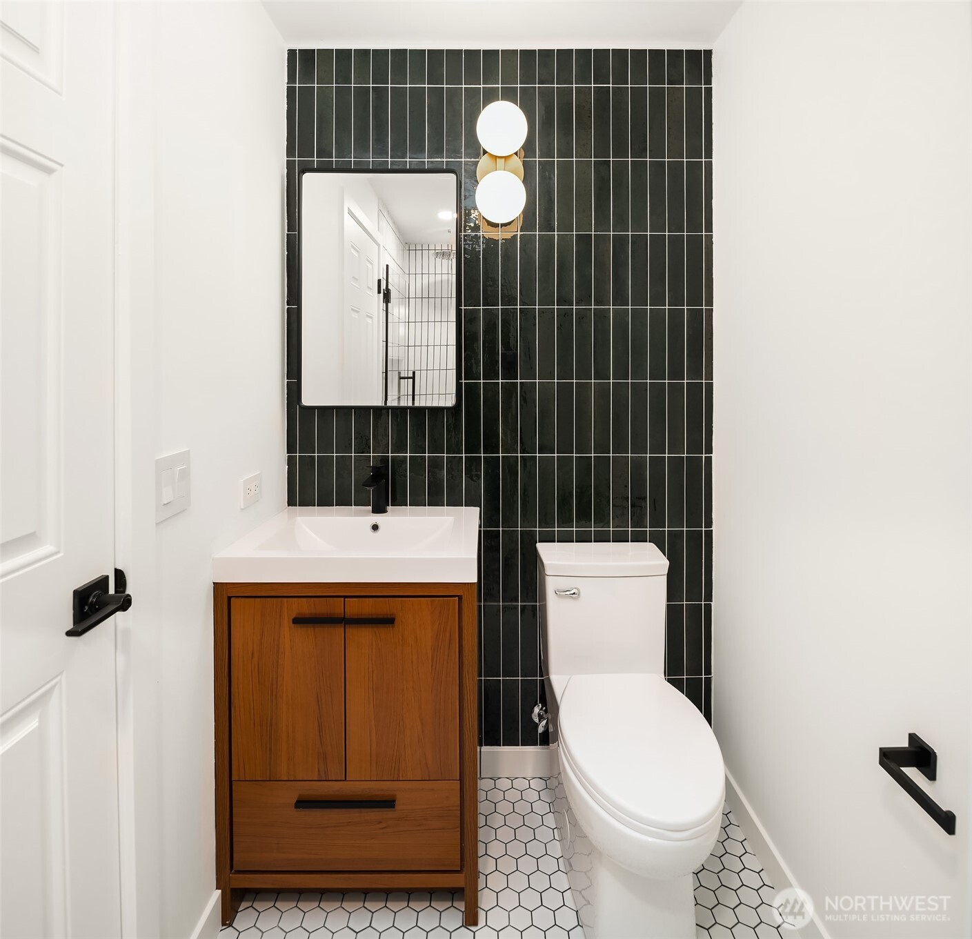 24024 95th Place West Edmonds, WA 98020 - Photo 21 of 40