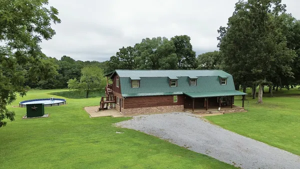 $699,900 | 94 Oxford Road, Holladay, TN 38341
