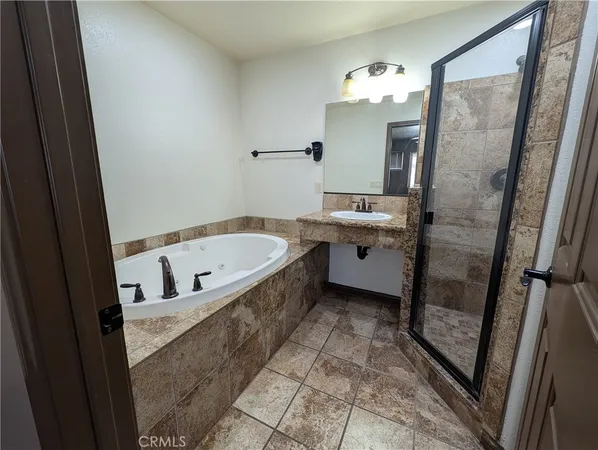 $1,800 | 27160 Vista Helendale Ca, Unit 19, Helendale, CA 92342
