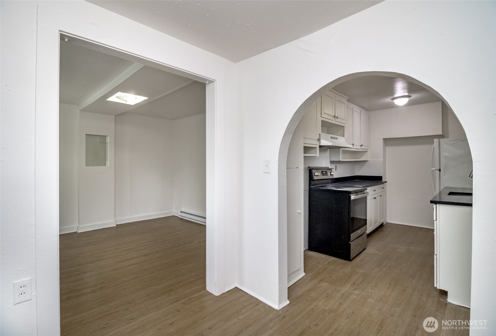 14402 56th Avenue South, Unit B Tukwila, WA 98168 - Photo 11 of 29