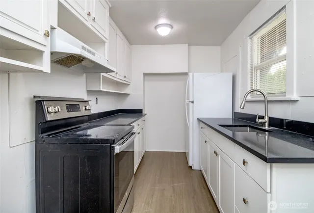 $1,400 | 14402 56th Avenue South, Unit B, Tukwila, WA 98168