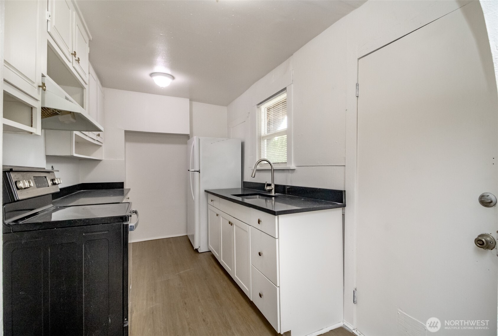 14402 56th Avenue South, Unit B Tukwila, WA 98168 - Photo 15 of 29