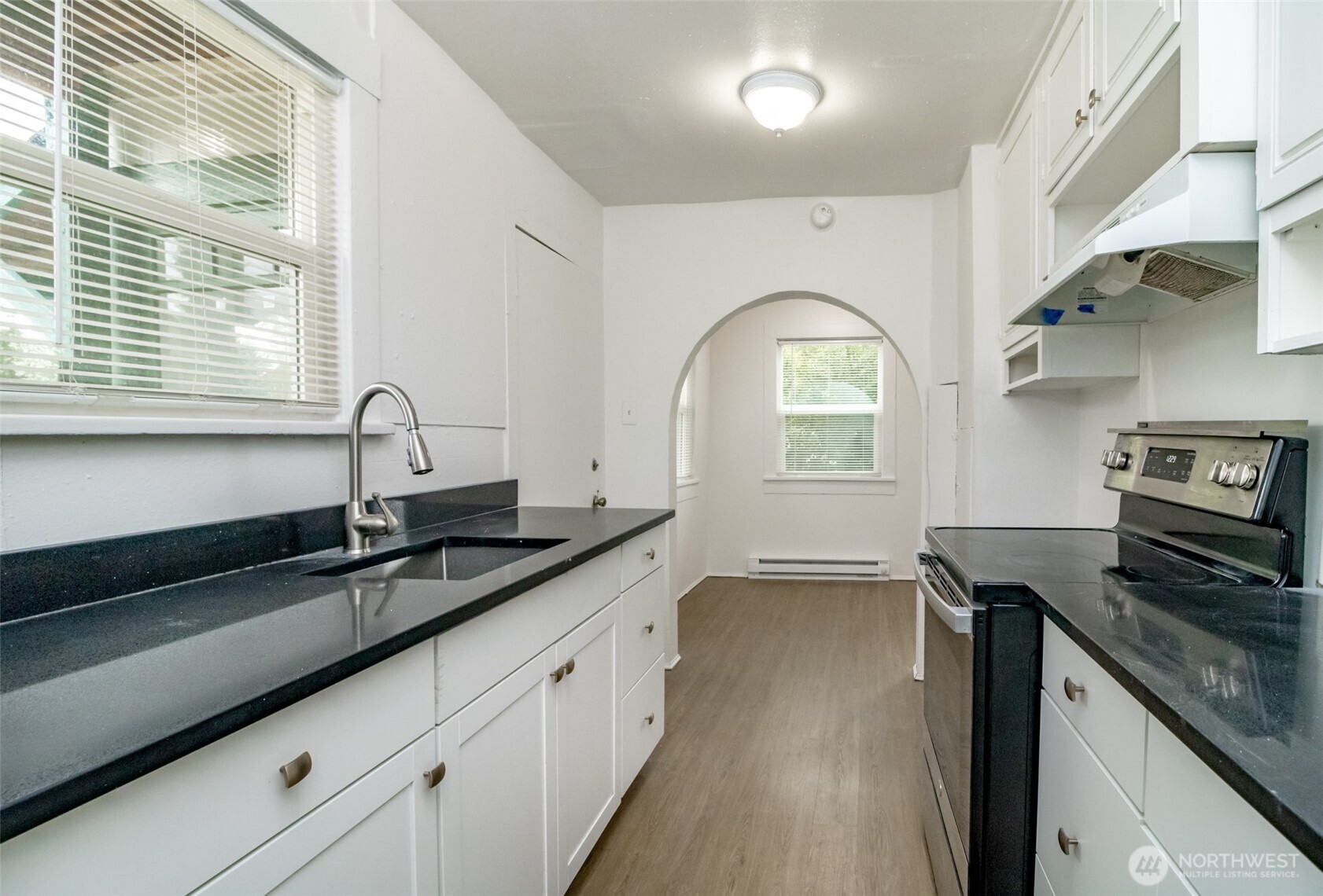 14402 56th Avenue South, Unit B Tukwila, WA 98168 - Photo 16 of 29