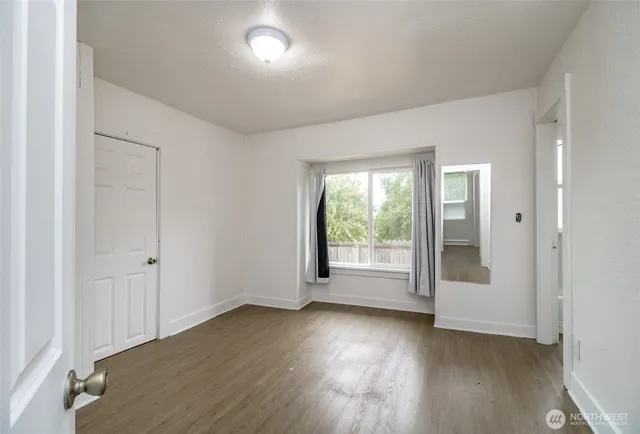 $1,400 | 14402 56th Avenue South, Unit B, Tukwila, WA 98168