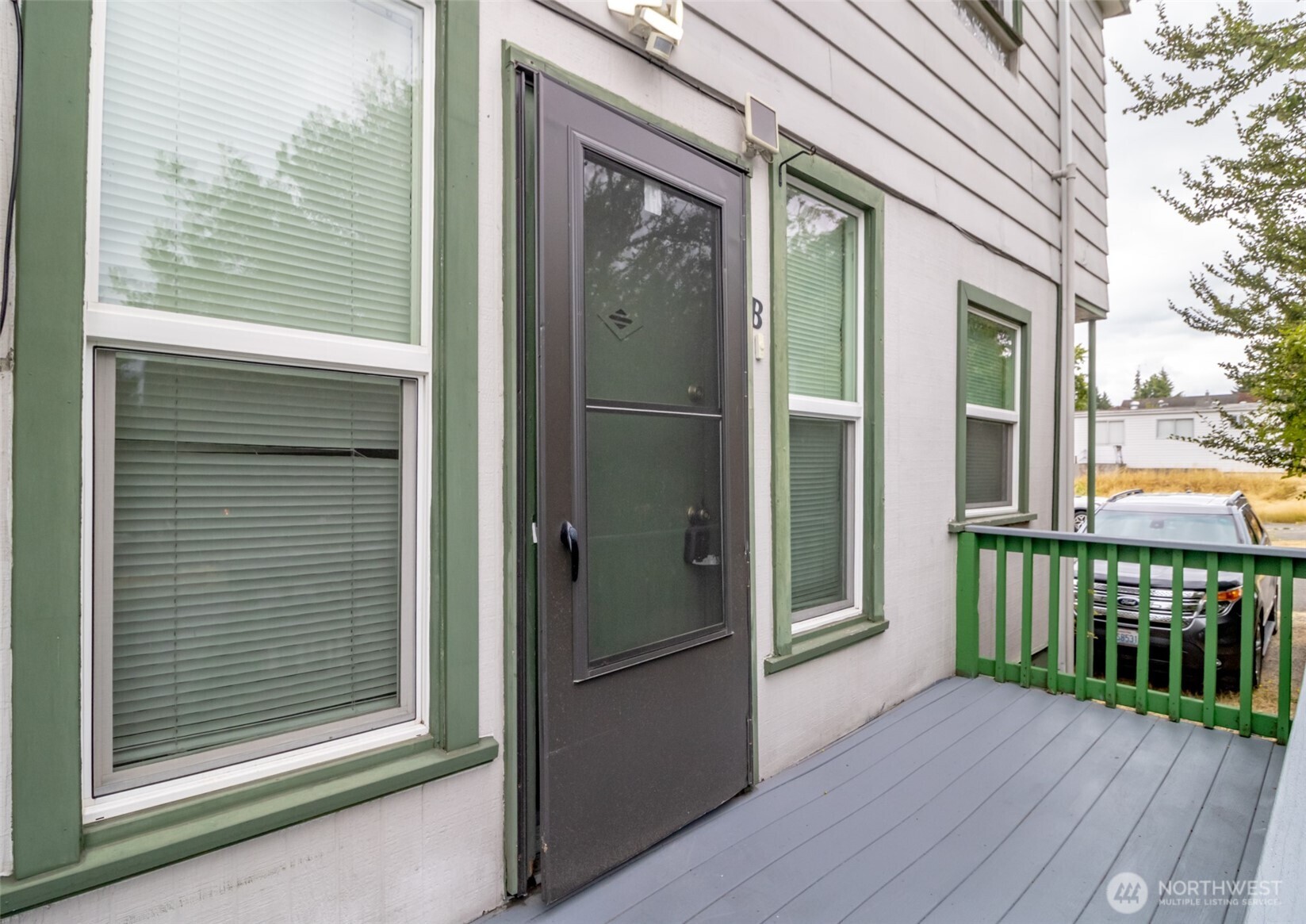 14402 56th Avenue South, Unit B Tukwila, WA 98168 - Photo 2 of 29