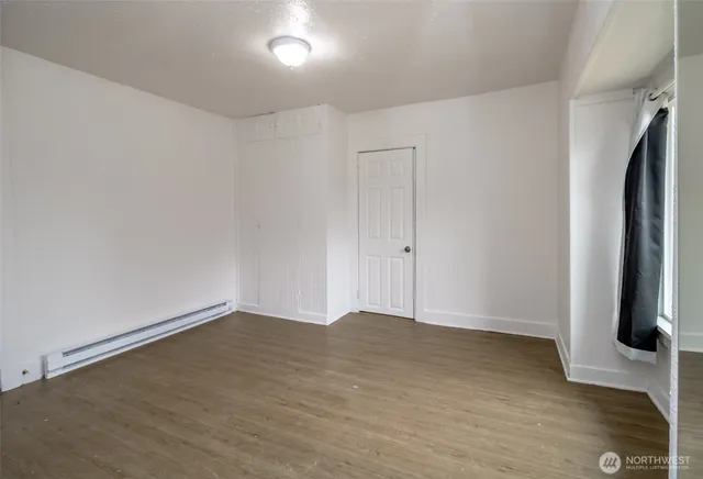 $1,400 | 14402 56th Avenue South, Unit B, Tukwila, WA 98168