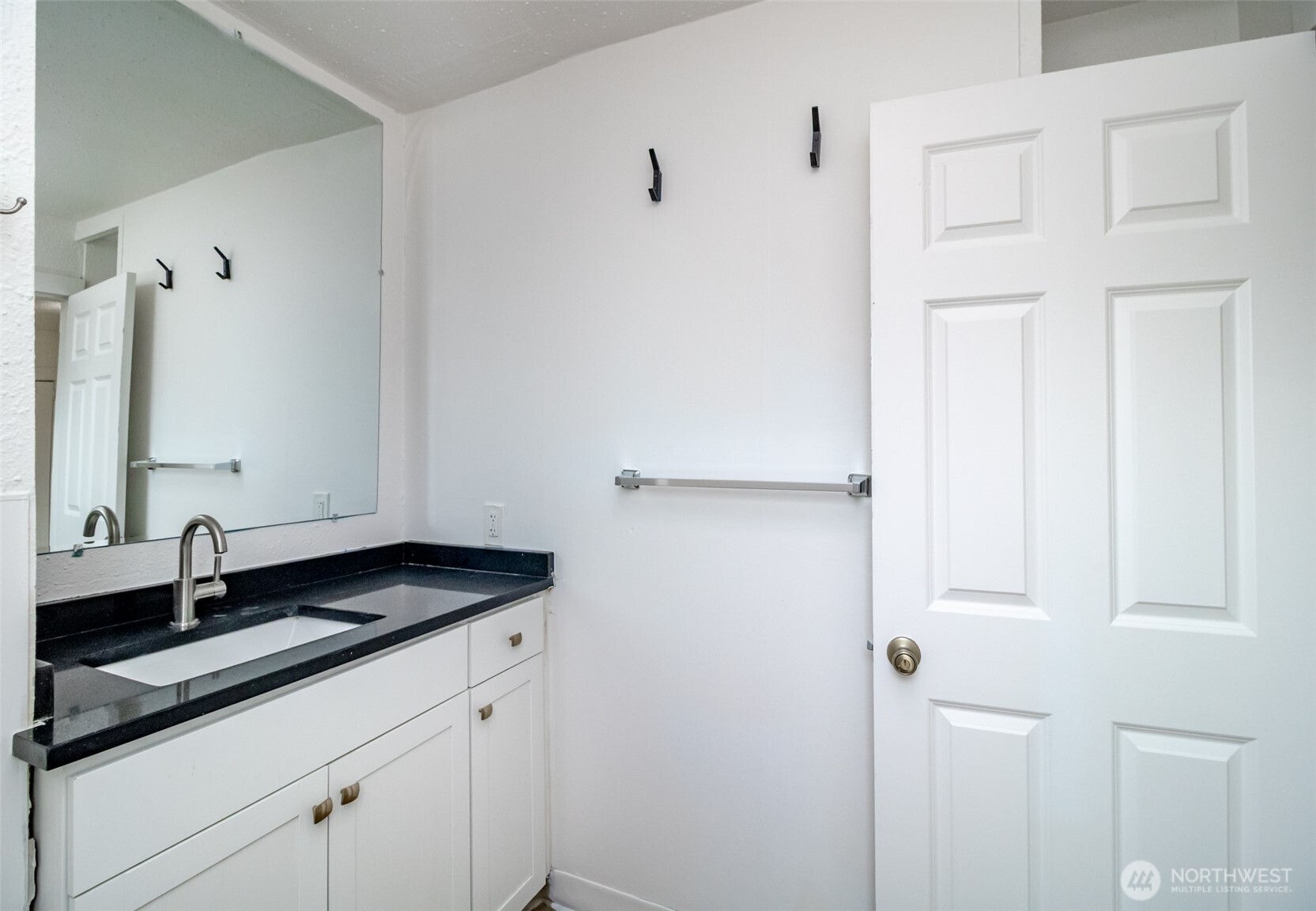 14402 56th Avenue South, Unit B Tukwila, WA 98168 - Photo 24 of 29