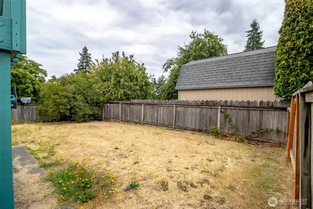 $1,400 | 14402 56th Avenue South, Unit B, Tukwila, WA 98168