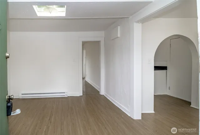 $1,400 | 14402 56th Avenue South, Unit B, Tukwila, WA 98168