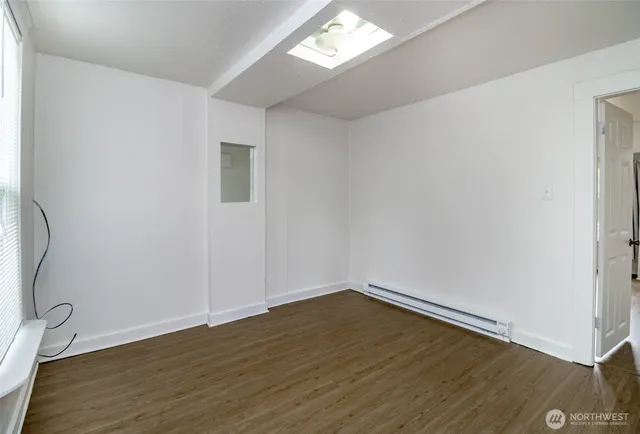 $1,400 | 14402 56th Avenue South, Unit B, Tukwila, WA 98168