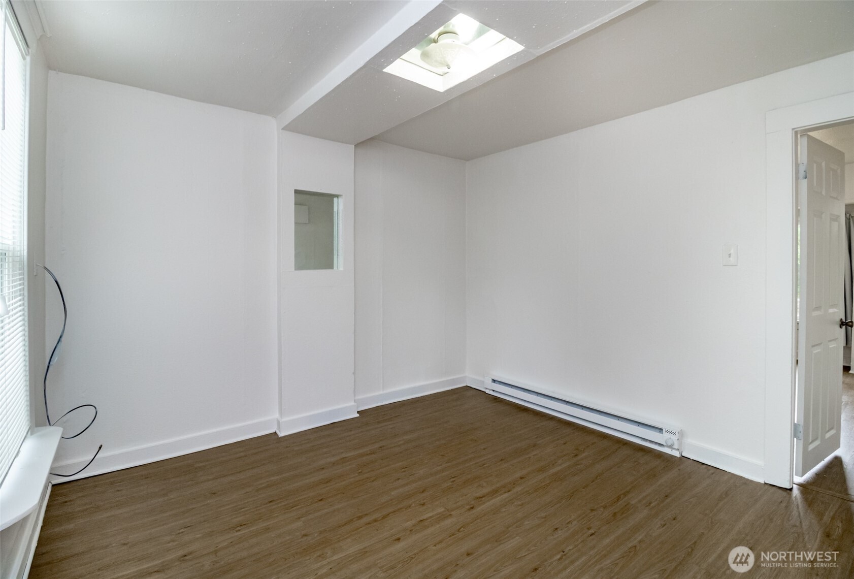 14402 56th Avenue South, Unit B Tukwila, WA 98168 - Photo 5 of 29