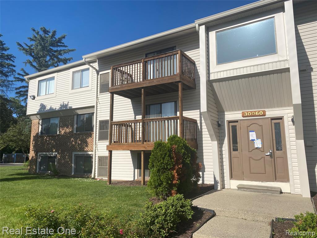 30060 Twelve Mile Road, Unit 96 Farmington Hills, MI 48334 - Photo 3 of 25
