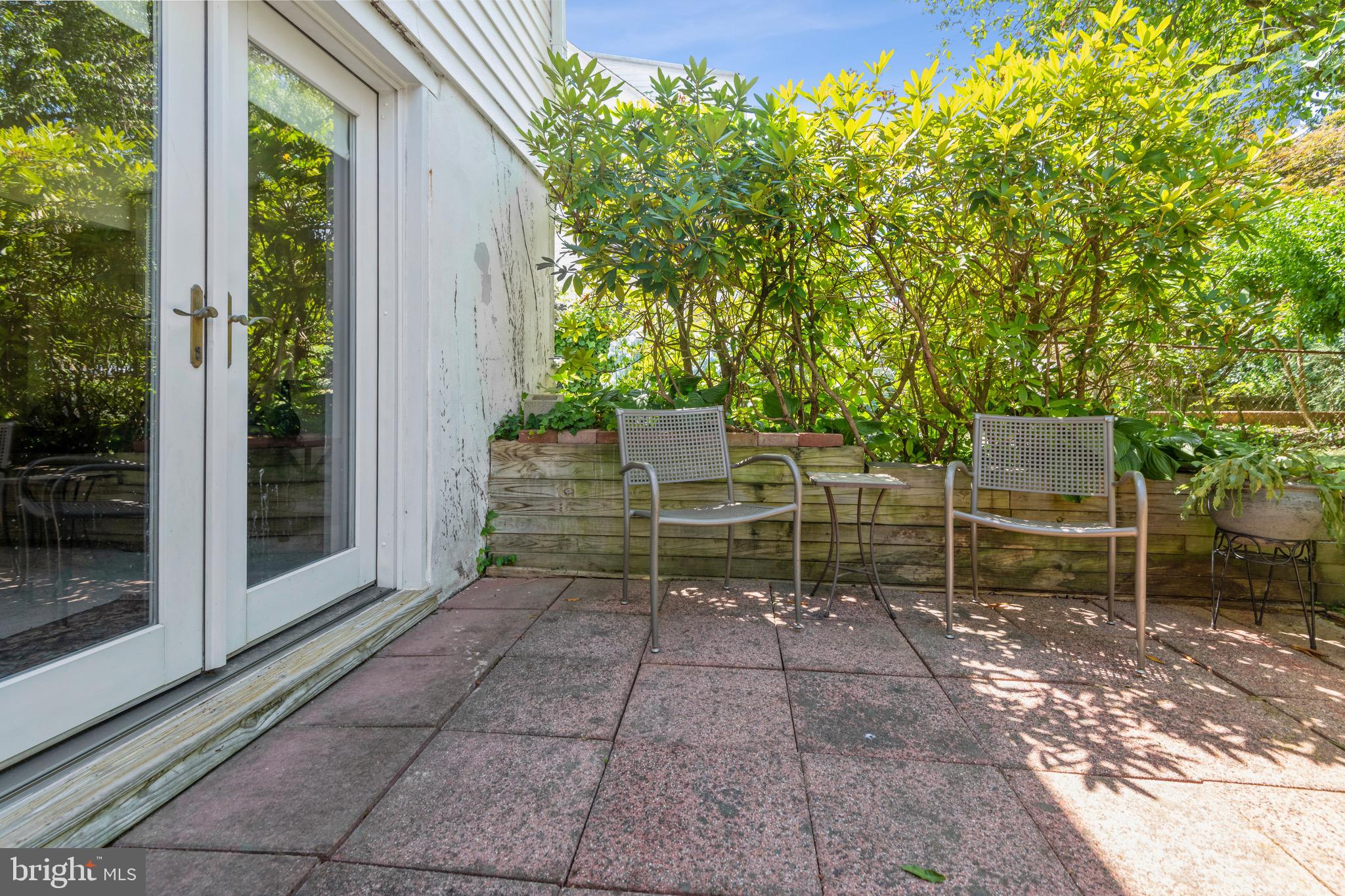 1005 Laredo Road Silver Spring, MD 20901 - Photo 18 of 21 Patio off FR