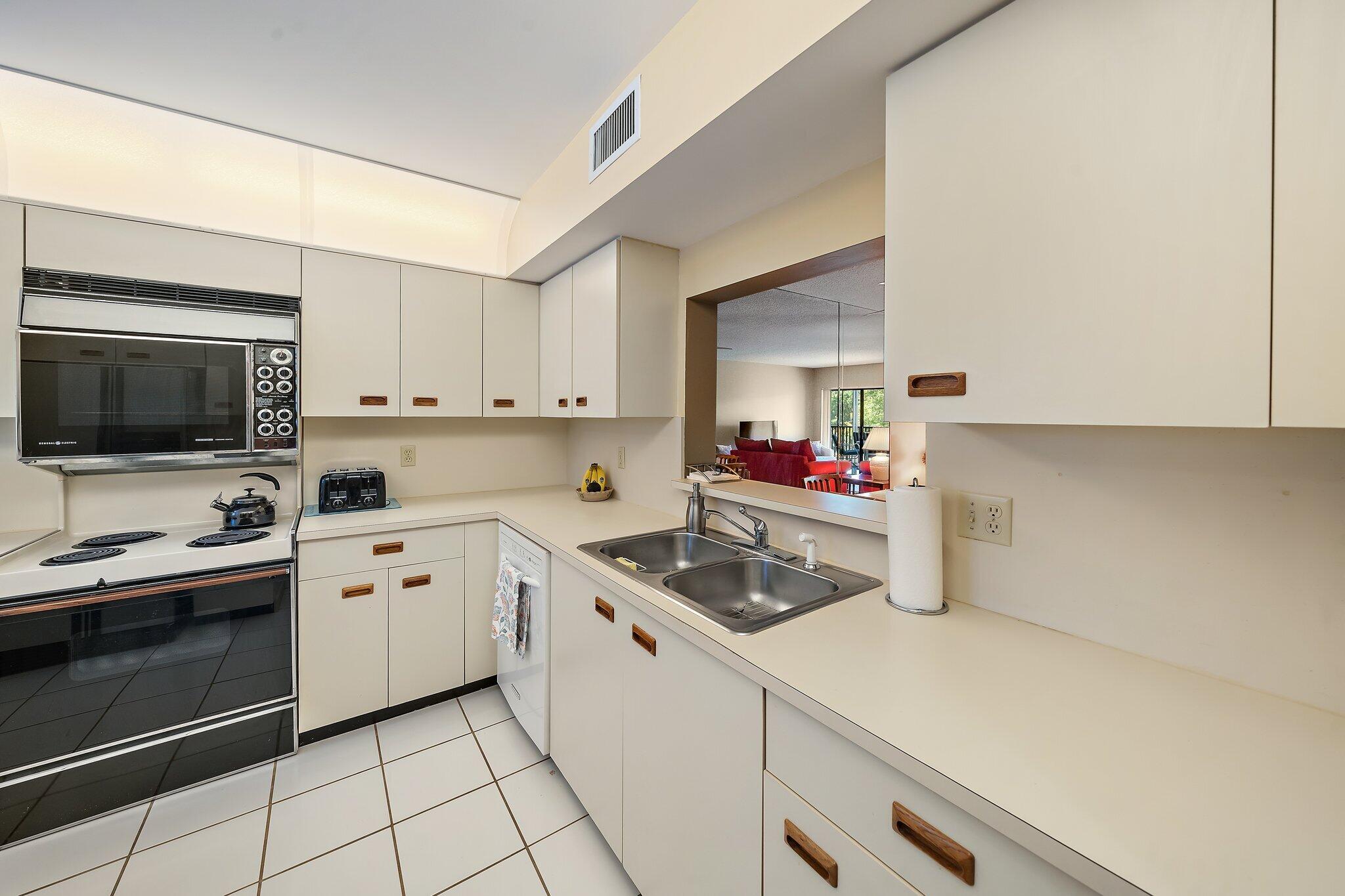 300 North Hwy A1A, Unit 203C Jupiter, FL 33477 - Photo 12 of 44 004-300NHighwayA1AC203-Jupiter-FL-SMALL