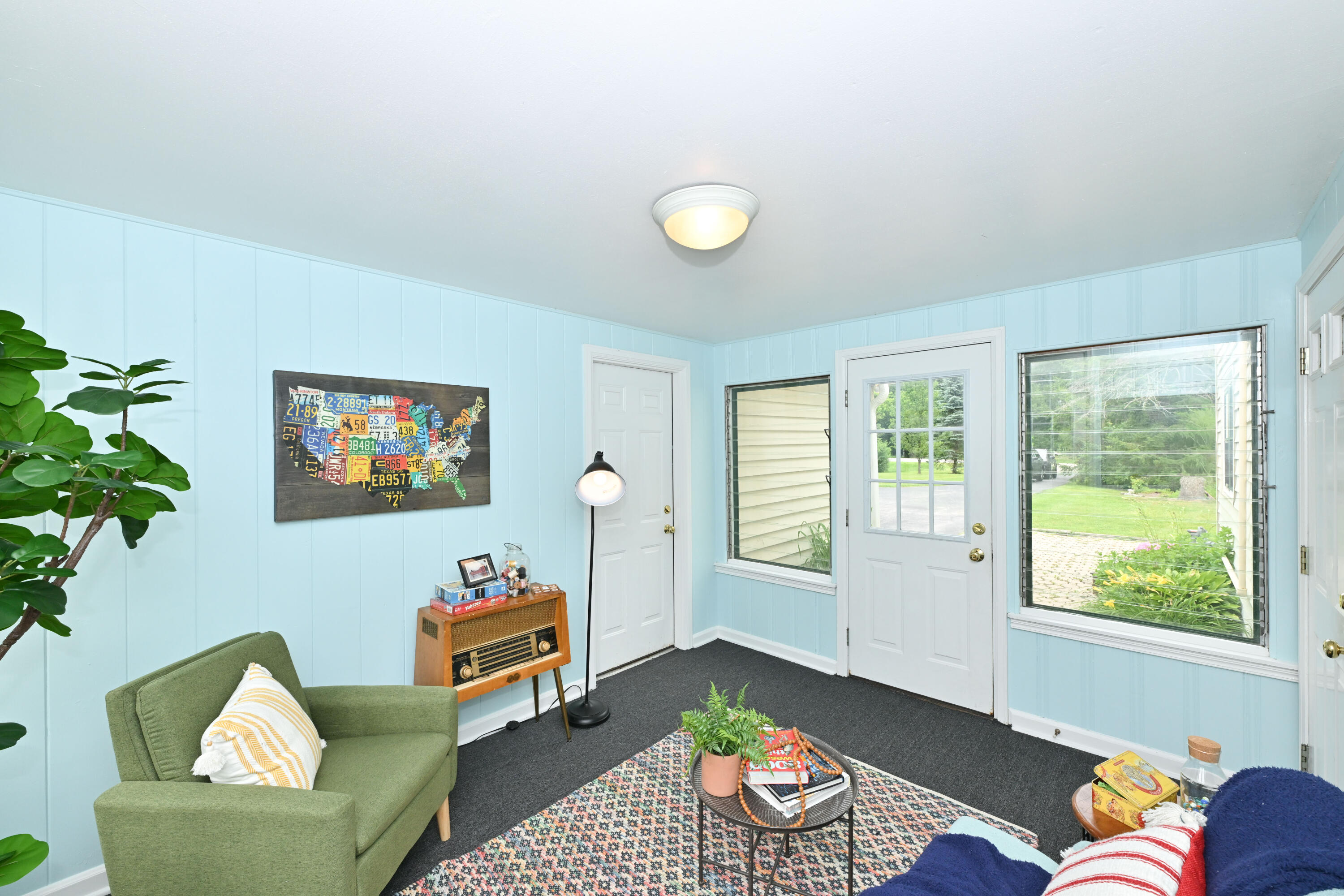 1933 West Donges Bay Road Mequon, WI 53092 - Photo 13 of 36 Photo (16)