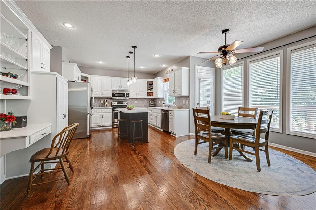 12141 South Rene Street Olathe, KS 66062 - Photo 14 of 47