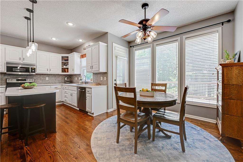 12141 South Rene Street Olathe, KS 66062 - Photo 15 of 47