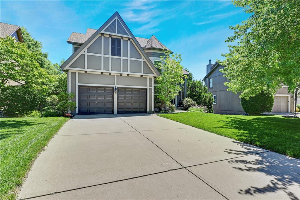 12141 South Rene Street Olathe, KS 66062 - Photo 3 of 47