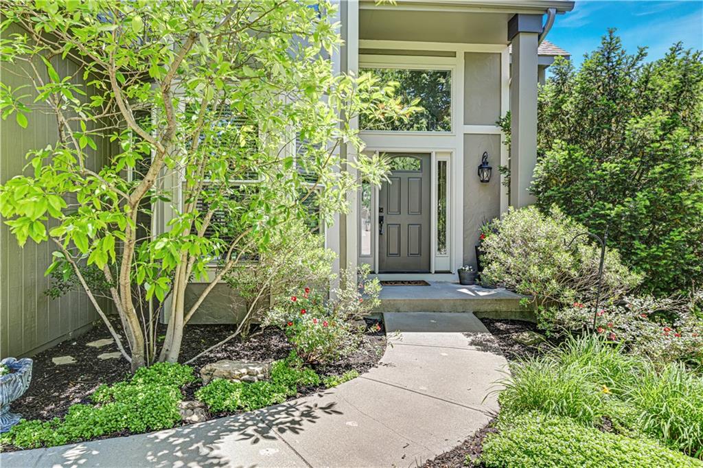 12141 South Rene Street Olathe, KS 66062 - Photo 5 of 47