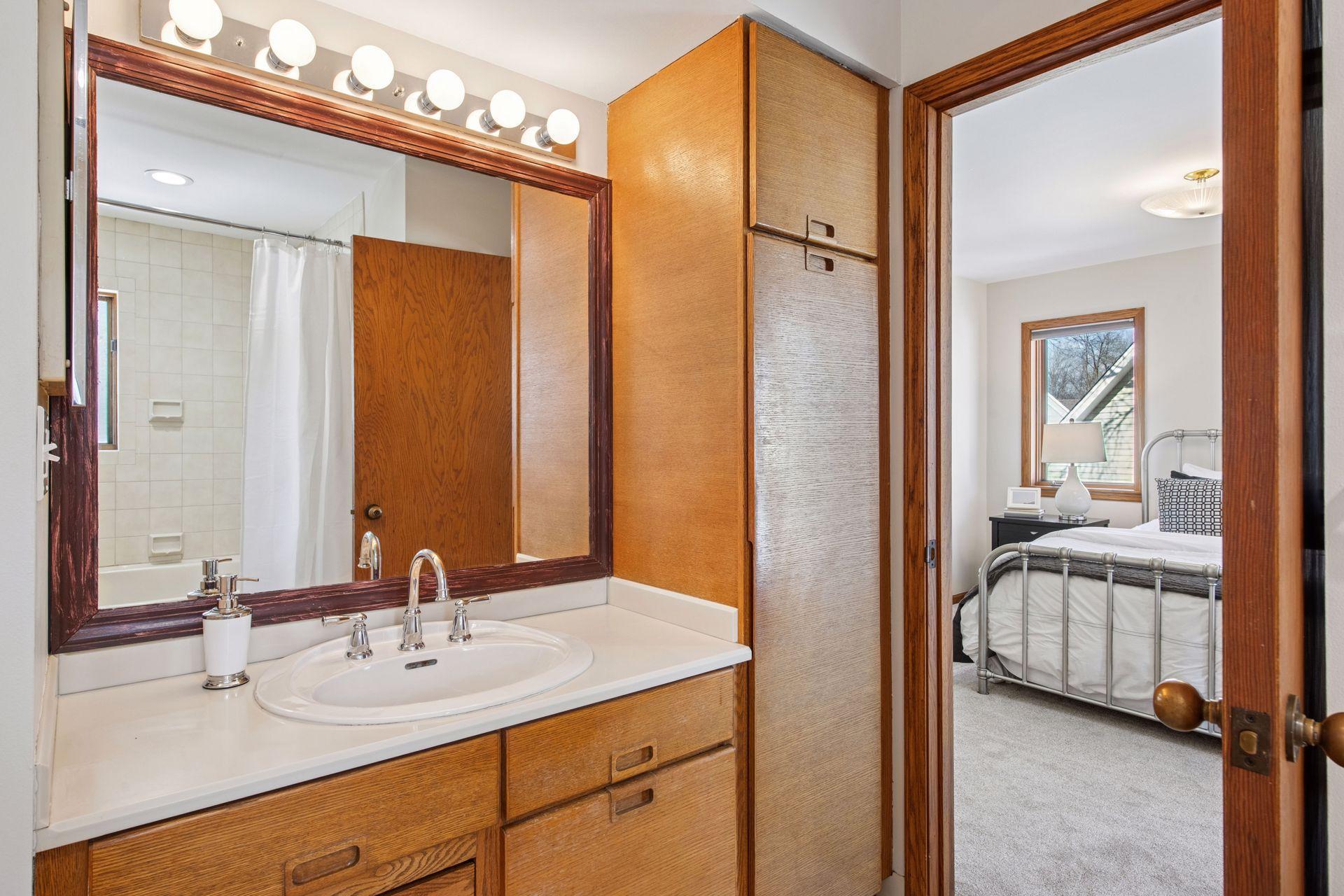 4939 Bayswater Road Minnetonka, MN 55345 - Photo 27 of 41