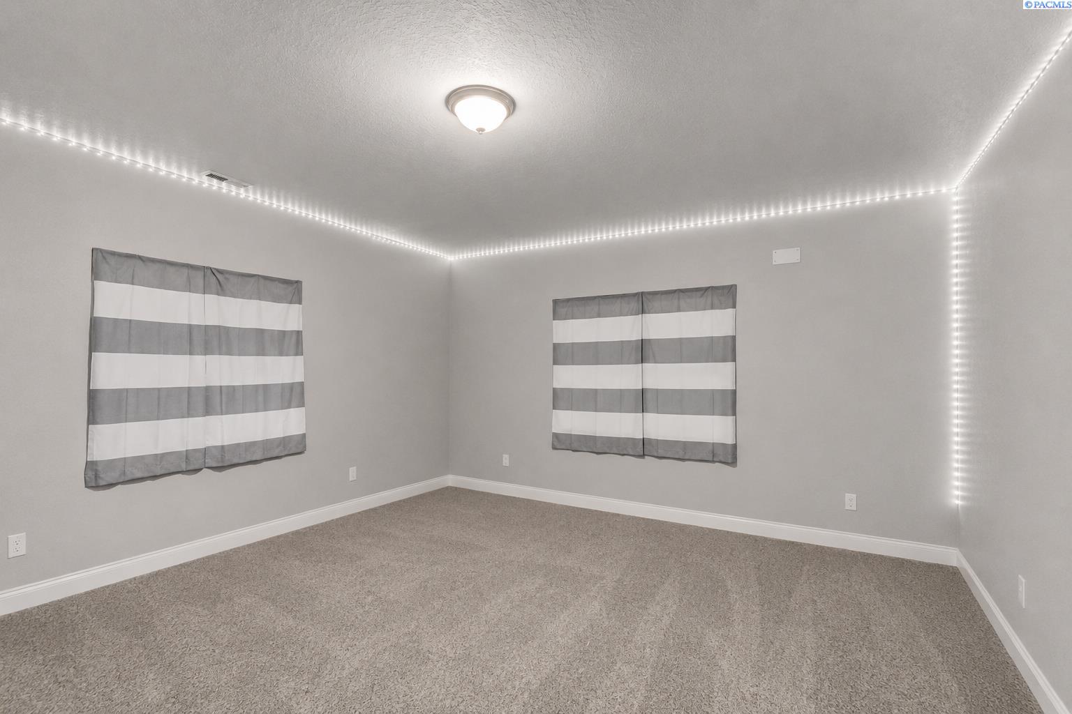 1811 Beam Road Granger, WA 98932 - Photo 14 of 26 Gallery Image 14