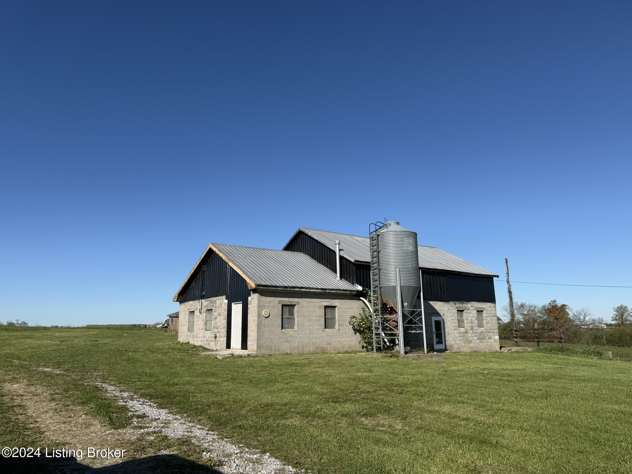 705 Jackson Road Smithfield, KY 40068 - Photo 31 of 39 Large Barn - Could be Great Workshop