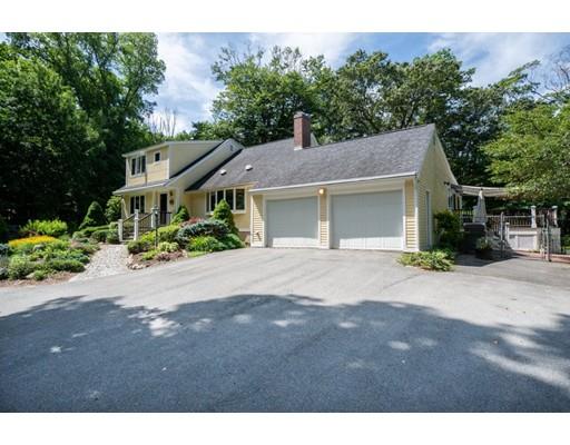 67 Howlett Street Topsfield, MA 01983 - Photo 3 of 40 Gallery Image 3