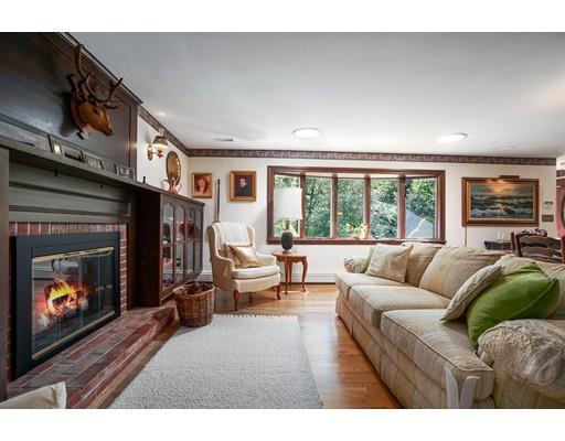 67 Howlett Street Topsfield, MA 01983 - Photo 9 of 40 Gallery Image 9