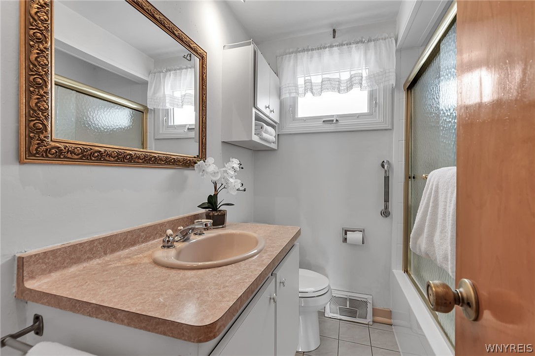 21 Addison Avenue Amherst, NY 14226 - Photo 25 of 43 1ST FLOOR FULL BATH