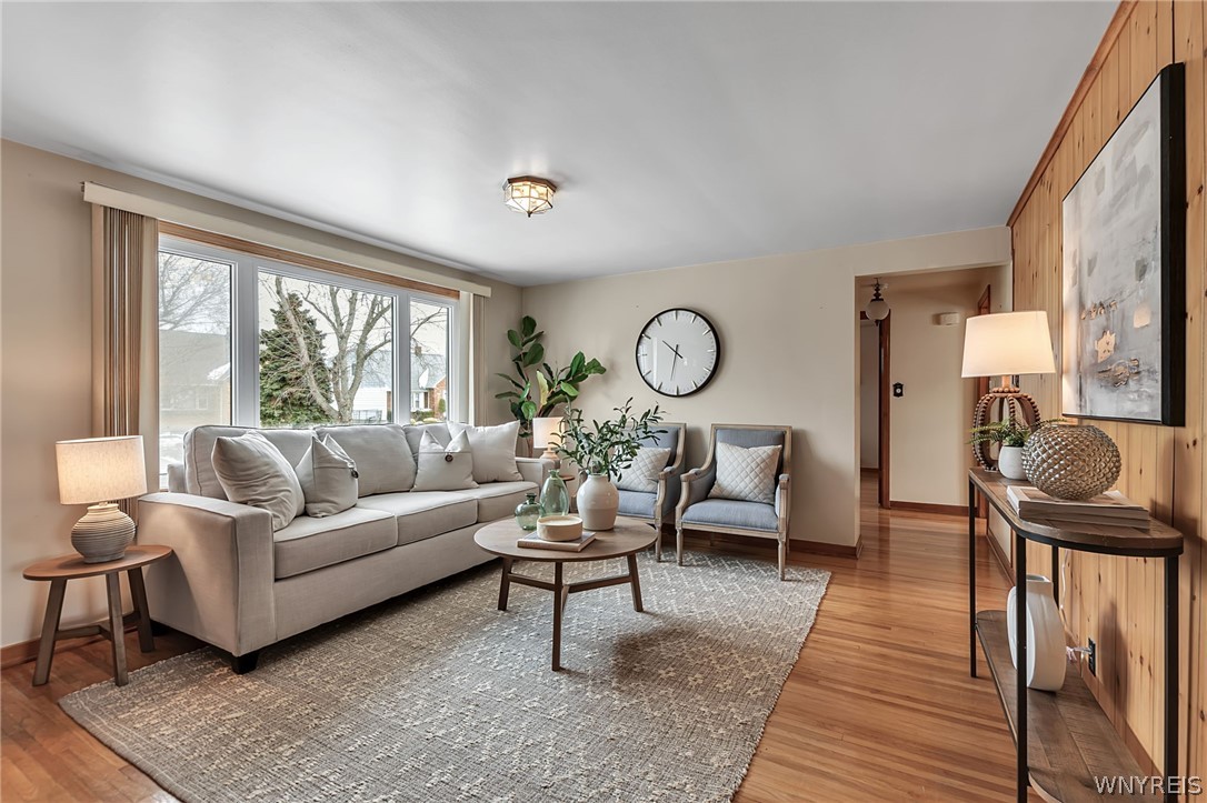 21 Addison Avenue Amherst, NY 14226 - Photo 4 of 43 LIVING ROOM
