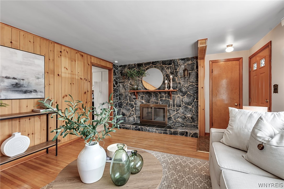 21 Addison Avenue Amherst, NY 14226 - Photo 9 of 43 FIREPLACE AS IS