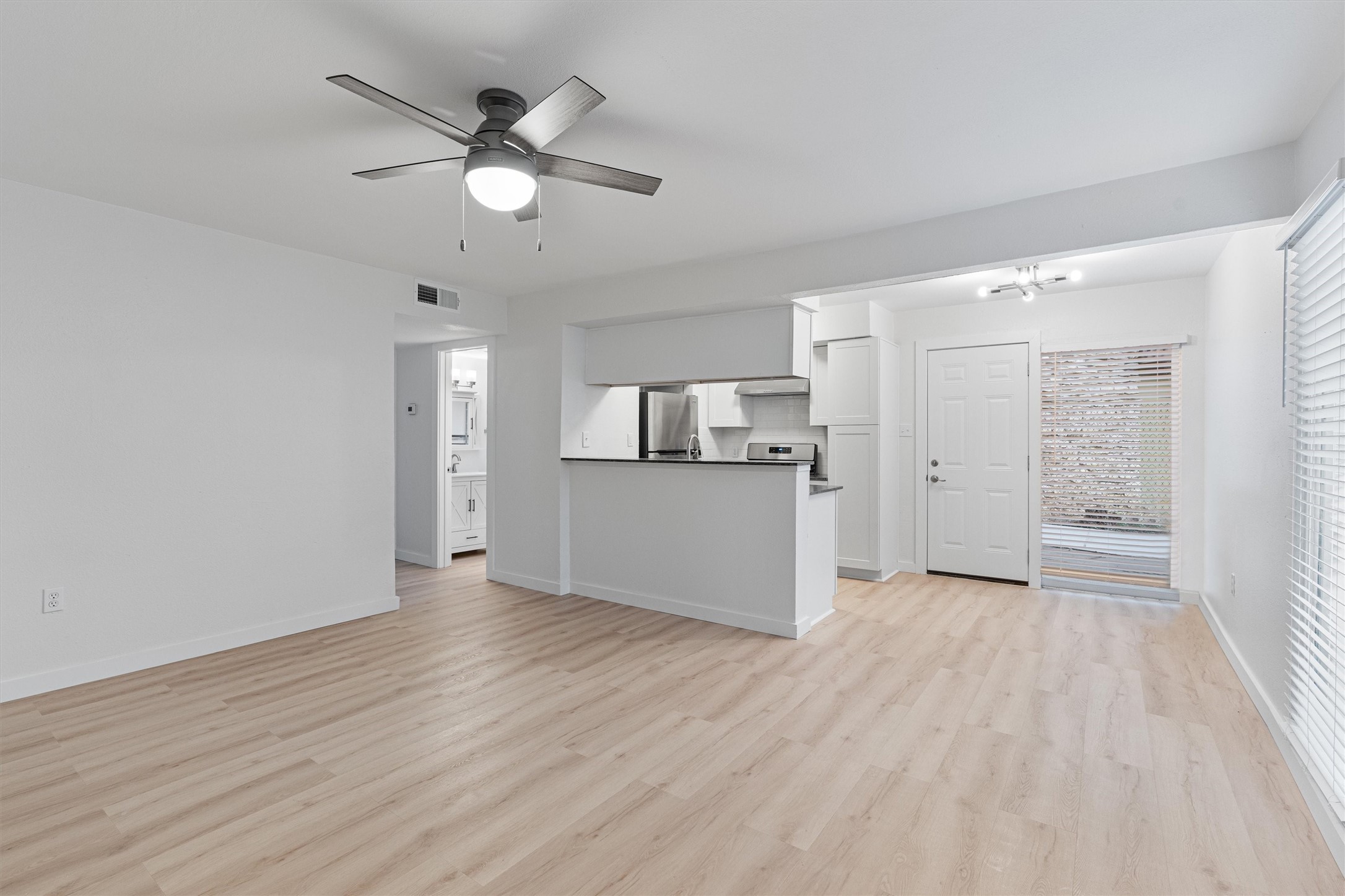 2501 Manor Circle, Unit A Austin, TX 78723 - Photo 4 of 18