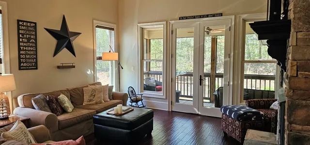 $389,900 | 446 Licklog Ridge, Hayesville, NC 28904