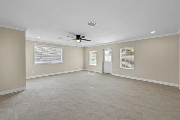 $2,850 | 3722 Rest Home Road, Pearland, TX 77584