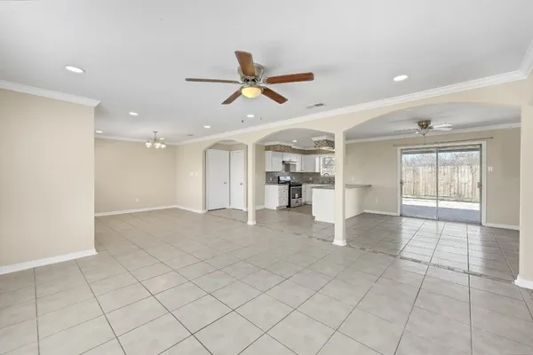 $2,850 | 3722 Rest Home Road, Pearland, TX 77584