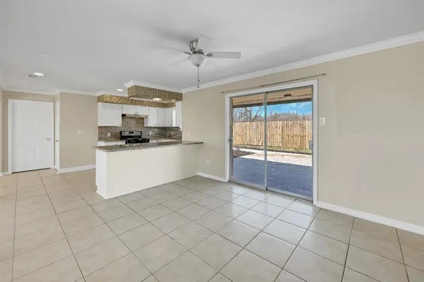 $2,850 | 3722 Rest Home Road, Pearland, TX 77584