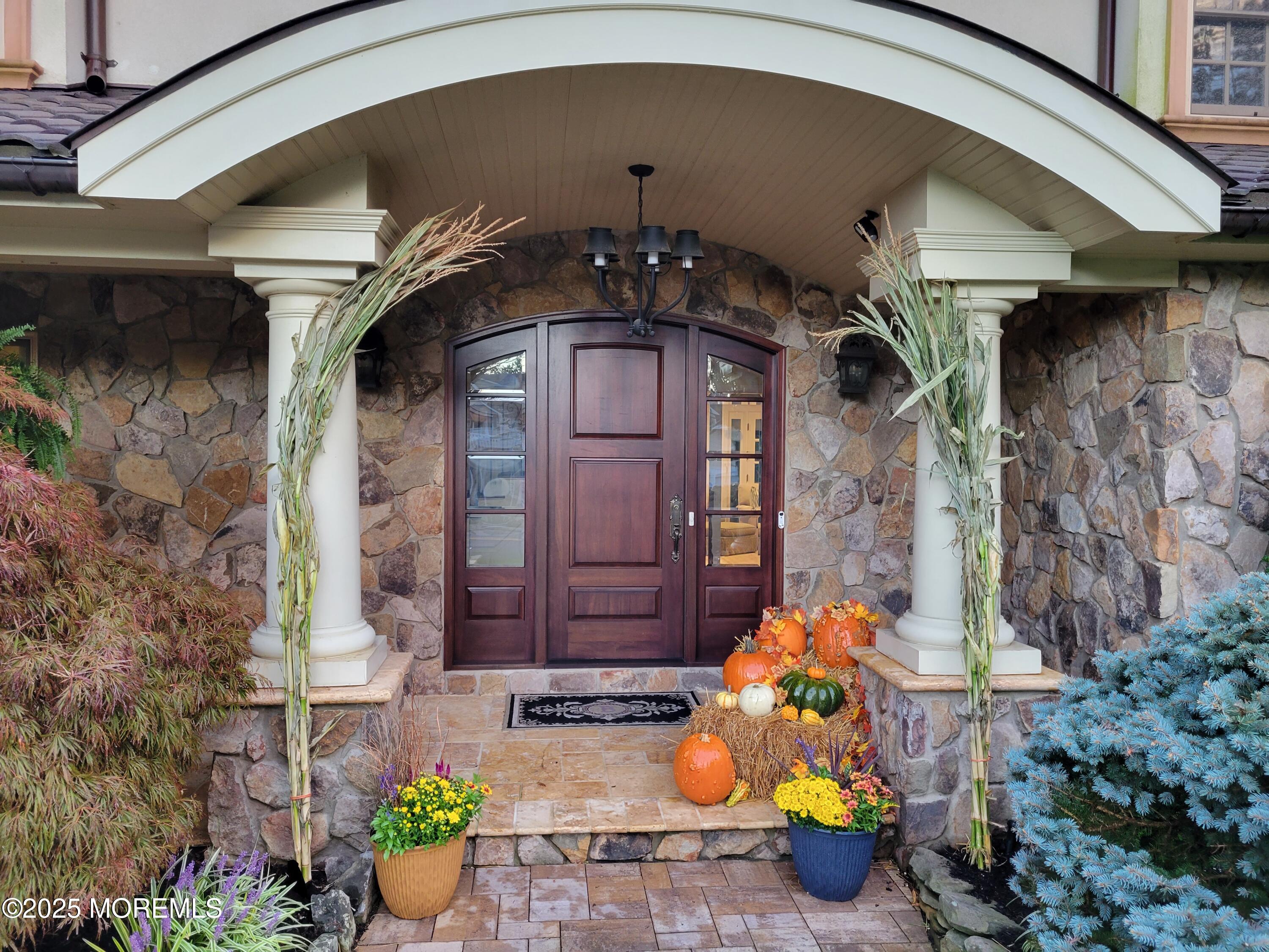 654 Valley Road Brielle, NJ 08730 - Photo 7 of 117 20220925_183155_7663