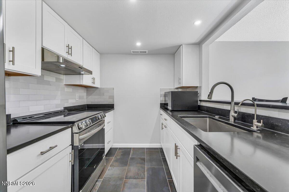 13890 Lear Boulevard Reno, NV 89506 - Photo 11 of 30 13-13890 Lear Blvd Reno NV 89506 (13 of
