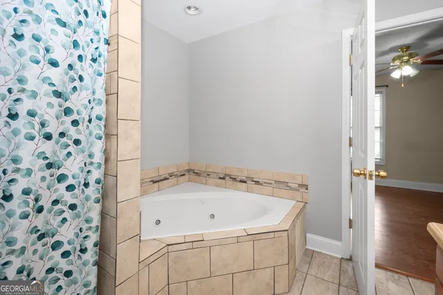 a empty walk in closet