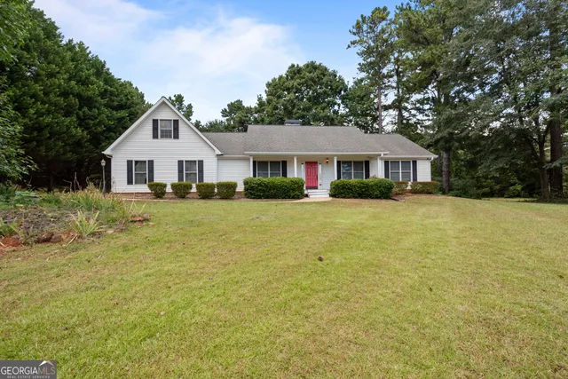 a view of a house with a outdoor space
