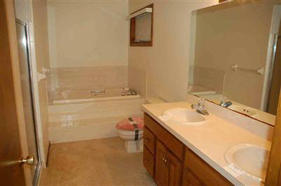 3159 Old Farm Road Flint, MI 48507 - Photo 8 of 11 20231312-7.JPG