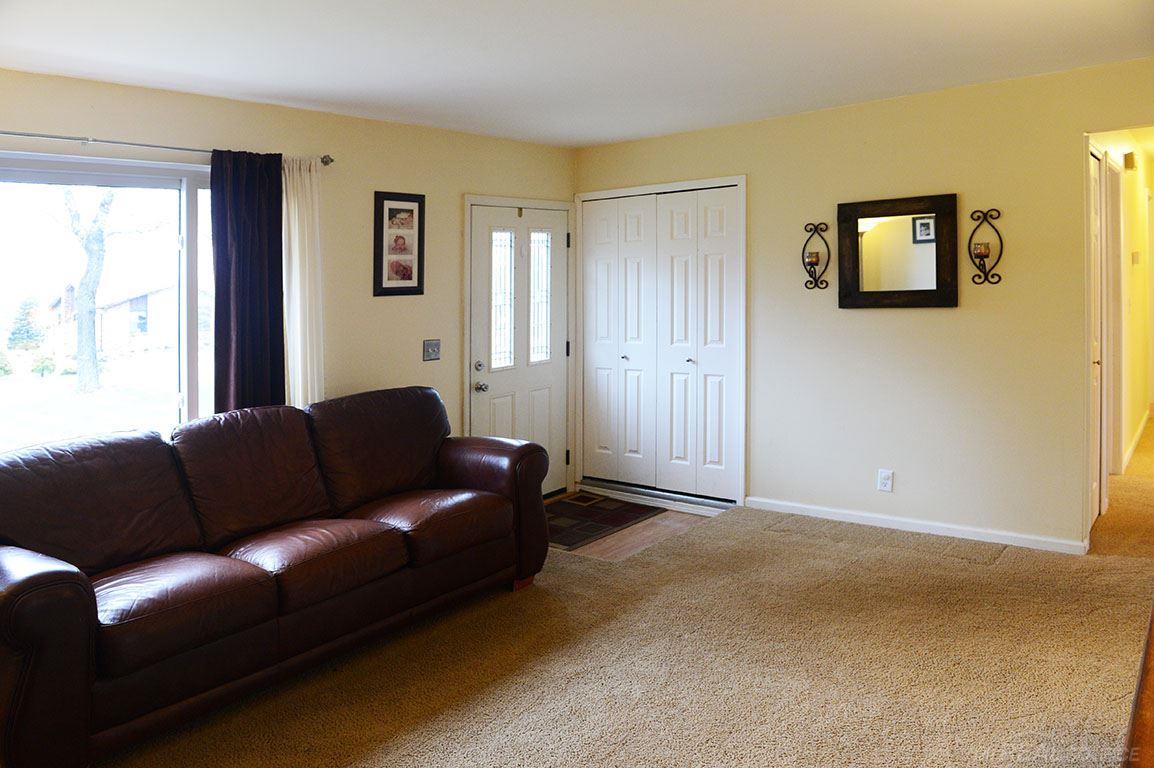 3888 Orchardview Avenue Rochester Hills, MI 48307 - Photo 3 of 17